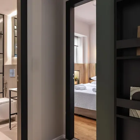 Liv 9 * Salonic